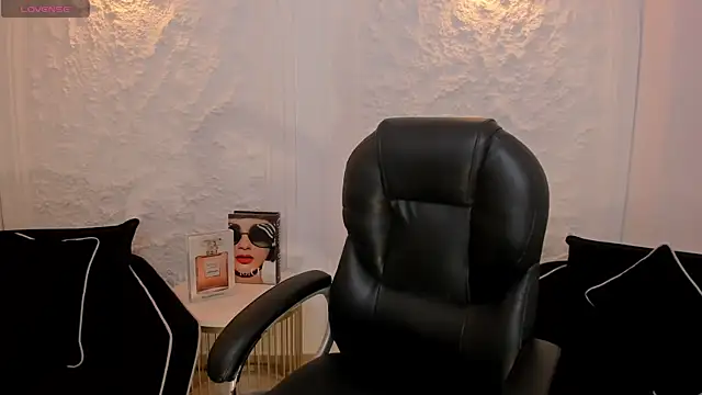 Snapshot of ChloePreston_ chatting on 8, 2, 2026 ChloePreston online show from 8, 2, 2026