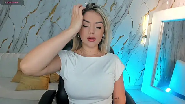 Snapshot of ChloePreston_ chatting on 9, 2, 2026 ChloePreston online show from 9, 2, 2026