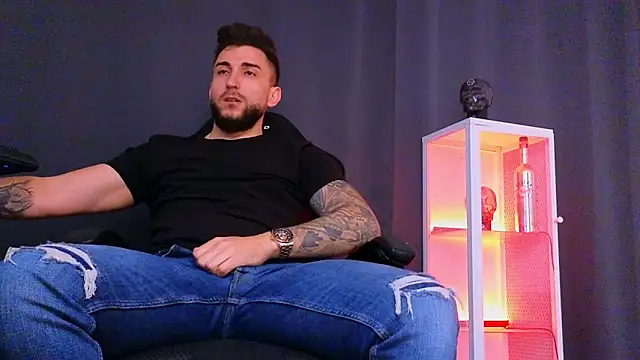 MightyAaron66 online show from 4, 2, 2025