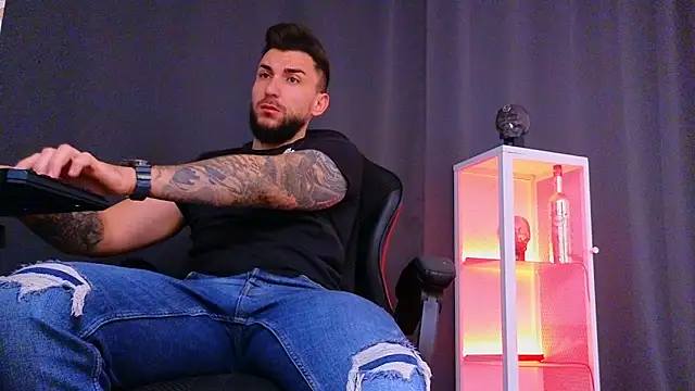 MightyAaron66 online show from 7, 2, 2025