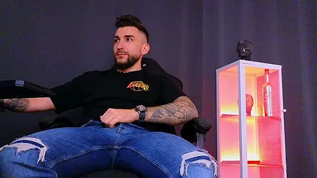 MightyAaron66 online show from 8, 2, 2025