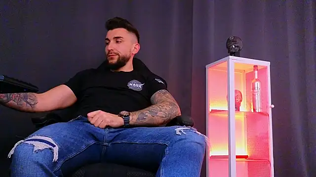MightyAaron66 online show from 8, 2, 2025