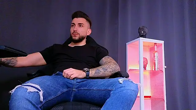 MightyAaron66 online show from 10, 2, 2025