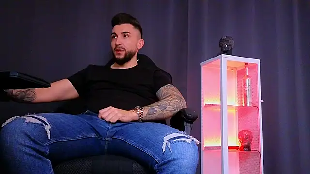 MightyAaron66 online show from 11, 2, 2025