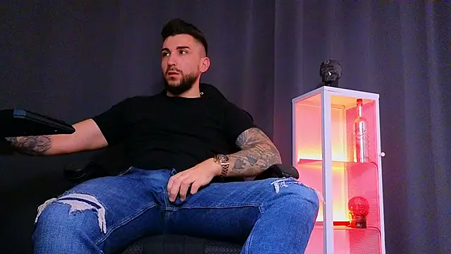 MightyAaron66 online show from 12, 2, 2025