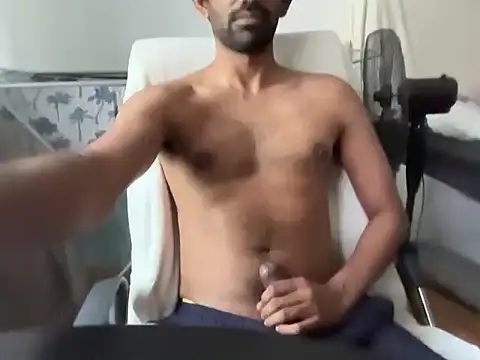 Snapshot of dominanthubby chatting on 2, 6, 2026 dominanthubby online show from 2, 6, 2026