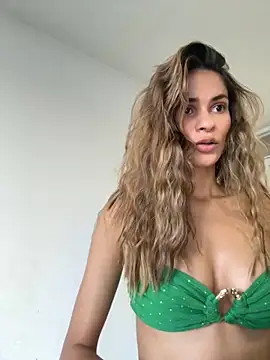 cuteluci  online show from 10, 9, 2025