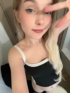 Snapshot of Baby_Tiny chatting on 3, 2, 2025 Baby Tiny online show from 3, 2, 2025