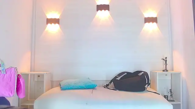 Molly Spears online show from 18, 2, 2025