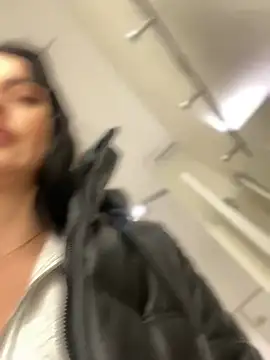 Snapshot of Roxana-Sexy chatting on 6, 2, 2026 Roxana-Sexy online show from 6, 2, 2026