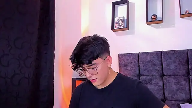 nolan twink1 online show from 8, 10, 2025