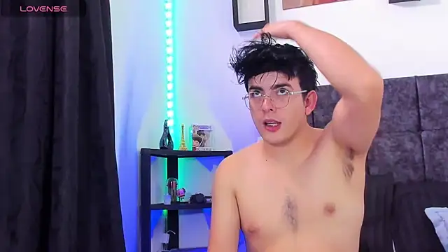 Snapshot of nolan_twink1 chatting on 15, 4, 2026 nolan twink1 online show from 15, 4, 2026