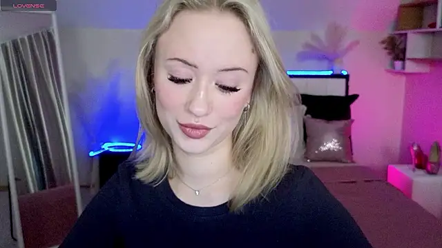 Snapshot of SashaBrooks chatting on 5, 2, 2026 SashaBrooks online show from 5, 2, 2026