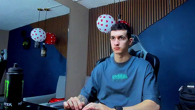 JacksonOlsenn online show from 18, 2, 2025