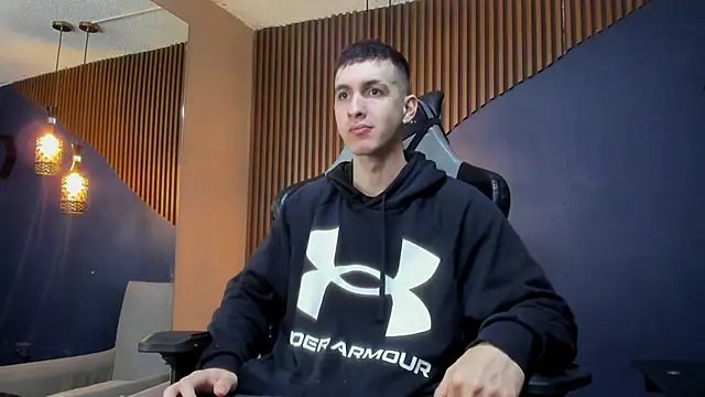 JacksonOlsenn online show from 8, 3, 2025