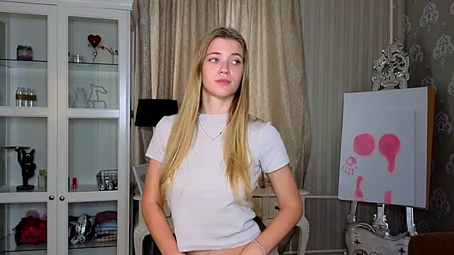 AnneFoxy online show from 17, 10, 2025