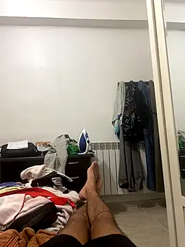 Snapshot of alex-riadh chatting on 4, 10, 2025 alex-riadh online show from 4, 10, 2025