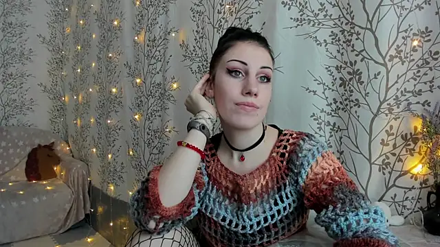 Snapshot of Mary0Lou chatting on 8, 12, 2024 Mary0Lou online show from 8, 12, 2024