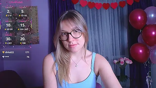 Snapshot of TaylorBre chatting on 12, 3, 2025 TaylorBre online show from 12, 3, 2025