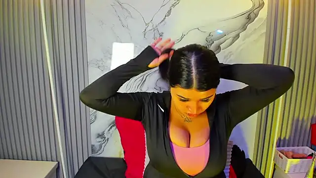 venusowen  online show from 9, 4, 2026