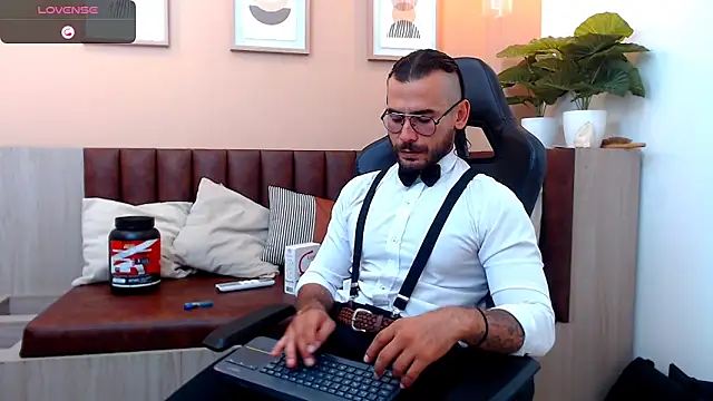Snapshot of hanz_col chatting on 5, 12, 2024 hanz col online show from 5, 12, 2024
