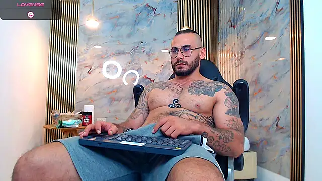 Snapshot of hanz_col chatting on 10, 1, 2025 hanz col online show from 10, 1, 2025