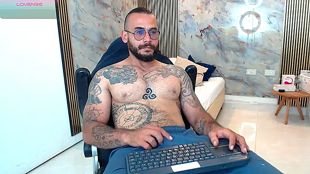Snapshot of hanz_col chatting on 22, 2, 2025 hanz col online show from 22, 2, 2025