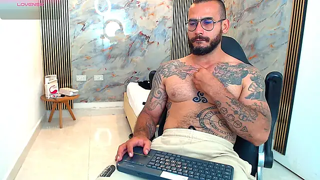 Snapshot of hanz_col chatting on 28, 2, 2025 hanz col online show from 28, 2, 2025