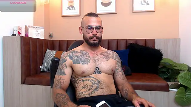 Snapshot of hanz_col chatting on 6, 3, 2025 hanz col online show from 6, 3, 2025