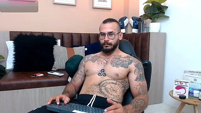 Snapshot of hanz_col chatting on 13, 3, 2025 hanz col online show from 13, 3, 2025