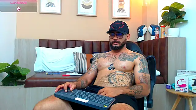 Snapshot of hanz_col chatting on 14, 3, 2025 hanz col online show from 14, 3, 2025