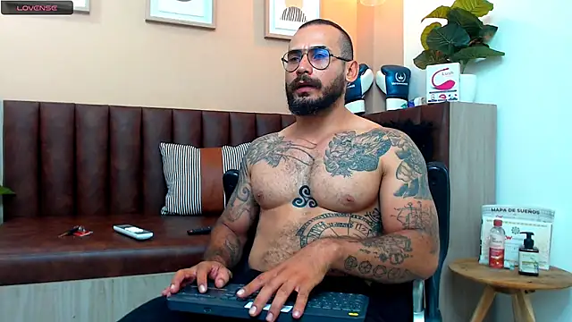 Snapshot of hanz_col chatting on 15, 3, 2025 hanz col online show from 15, 3, 2025