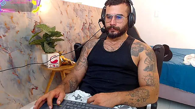 Snapshot of hanz_col chatting on 15, 9, 2025 hanz col online show from 15, 9, 2025