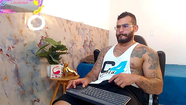 Snapshot of hanz_col chatting on 18, 9, 2025 hanz col online show from 18, 9, 2025