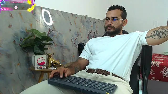 Snapshot of hanz_col chatting on 8, 10, 2025 hanz col online show from 8, 10, 2025