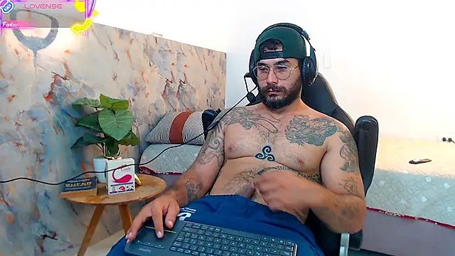 Snapshot of hanz_col chatting on 14, 10, 2025 hanz col online show from 14, 10, 2025