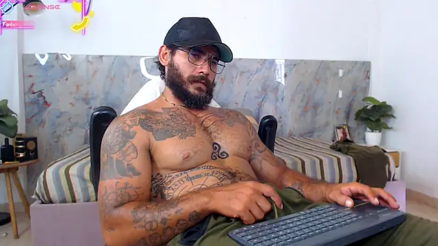 Snapshot of hanz_col chatting on 20, 4, 2026 hanz col online show from 20, 4, 2026