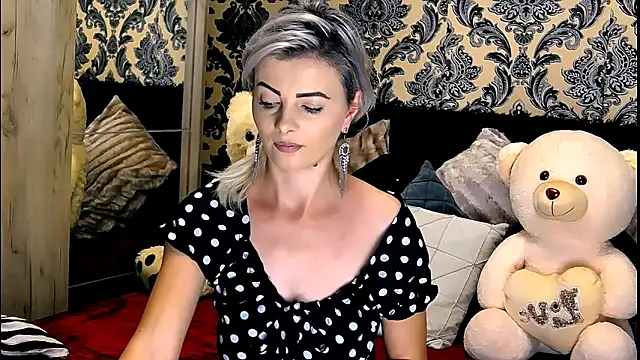 Snapshot of Aly_girl1 chatting on 9, 12, 2024 Aly girl1 online show from 9, 12, 2024