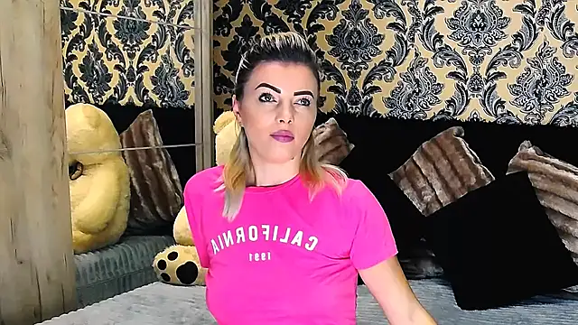 Snapshot of Aly_girl1 chatting on 25, 1, 2025 Aly girl1 online show from 25, 1, 2025