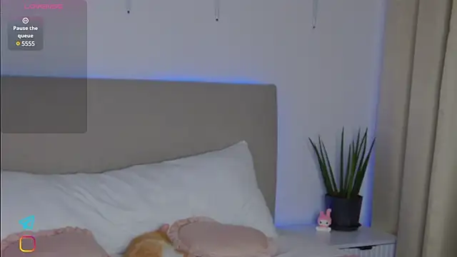 Lisa Moones online show from 24, 1, 2025