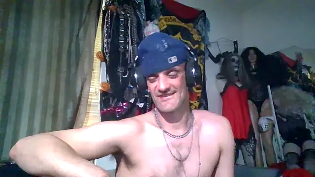 Snapshot of slinginbigD chatting on 3, 3, 2026 slinginbigD online show from 3, 3, 2026