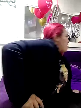 Bruja  Scarlata online show from 17, 2, 2025