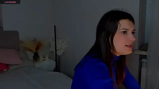 Laura Leee online show from 2, 2, 2025