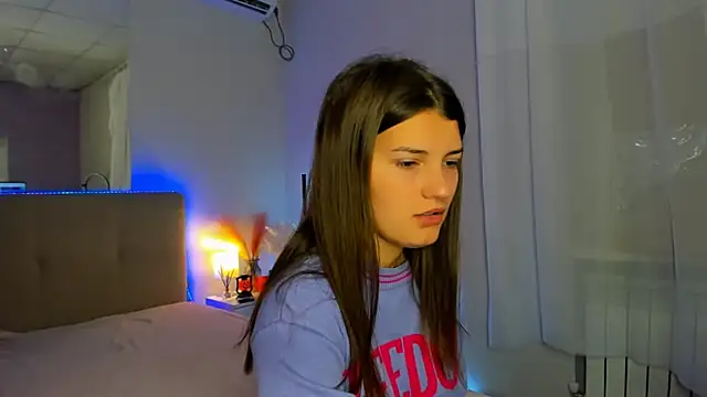 Laura Leee online show from 20, 10, 2025