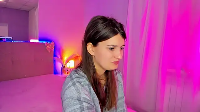 Laura Leee online show from 10, 4, 2026