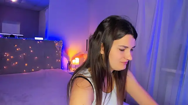 Laura Leee online show from 22, 6, 2026