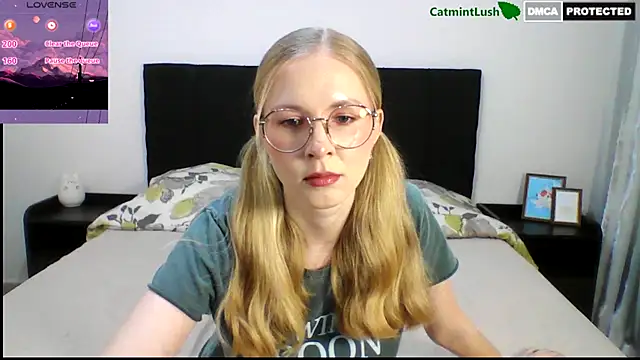 Snapshot of CatmintLush chatting on 14, 9, 2025 CatmintLush online show from 14, 9, 2025