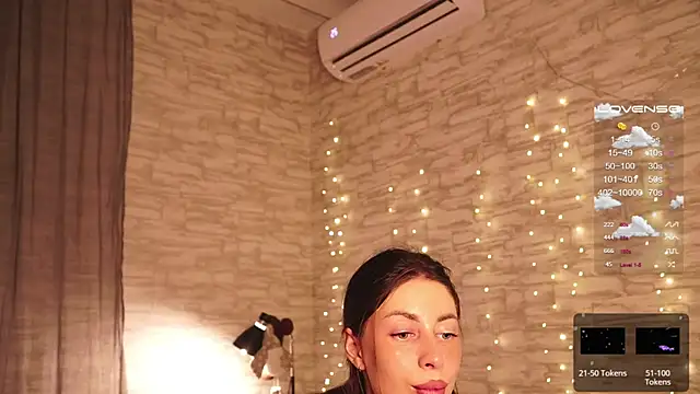 Snapshot of ___art chatting on 20, 12, 2024 art online show from 20, 12, 2024