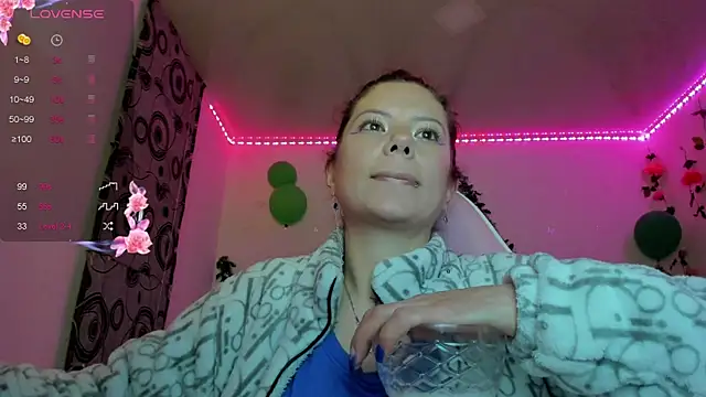 Snapshot of Susana_garcia_ chatting on 29, 12, 2024 Susana garcia online show from 29, 12, 2024