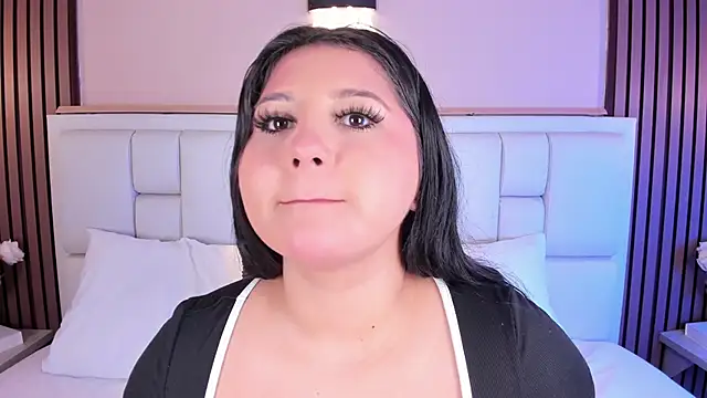 Snapshot of AvyMilton chatting on 5, 6, 2026 AvyMilton online show from 5, 6, 2026